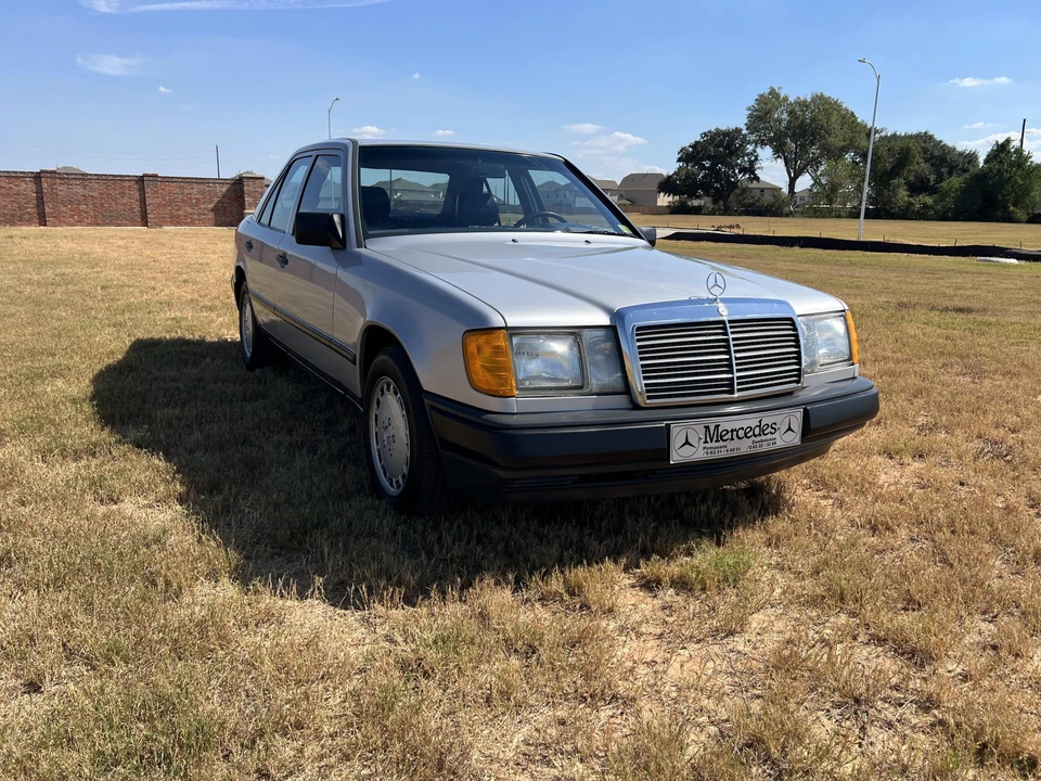 1986 Mercedes-Benz W124 E-Class - Image 8 of 31