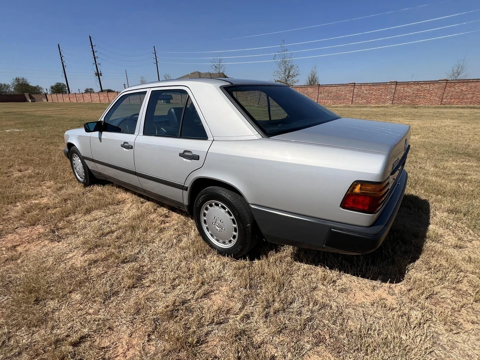 1986 Mercedes-Benz W124 E-Class - Image 18 of 31