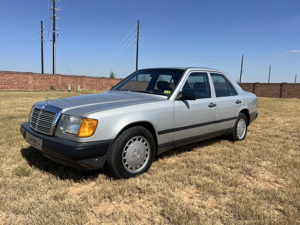 1986 Mercedes-Benz W124 E-Class - Image 2 of 31