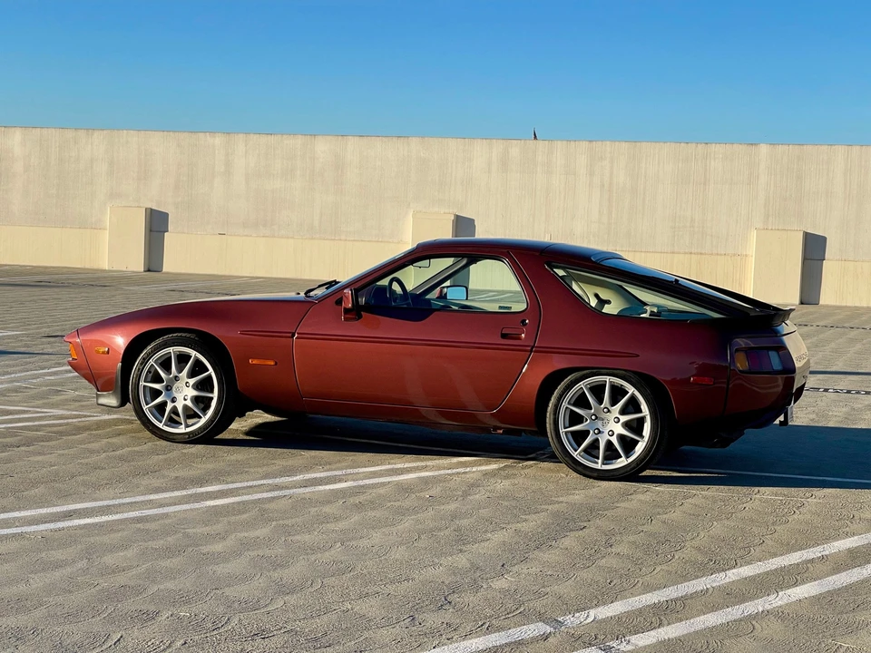 1986 Porsche 928 S - Image 9 of 31