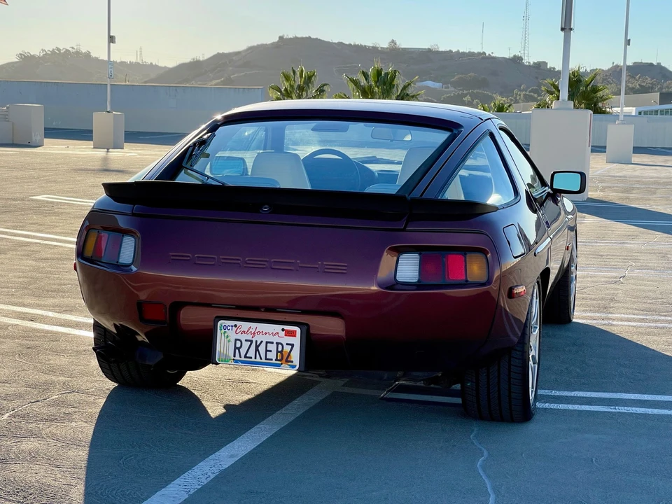1986 Porsche 928 S - Image 17 of 31