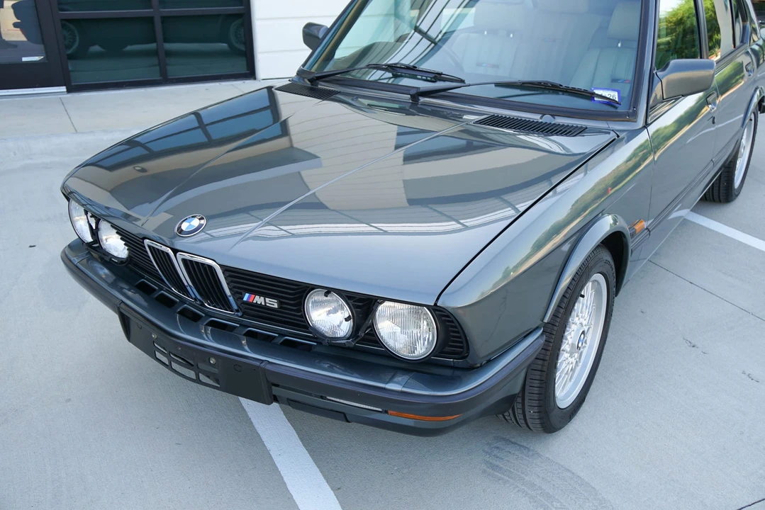 1987 BMW E28 M5 - Image 30 of 31