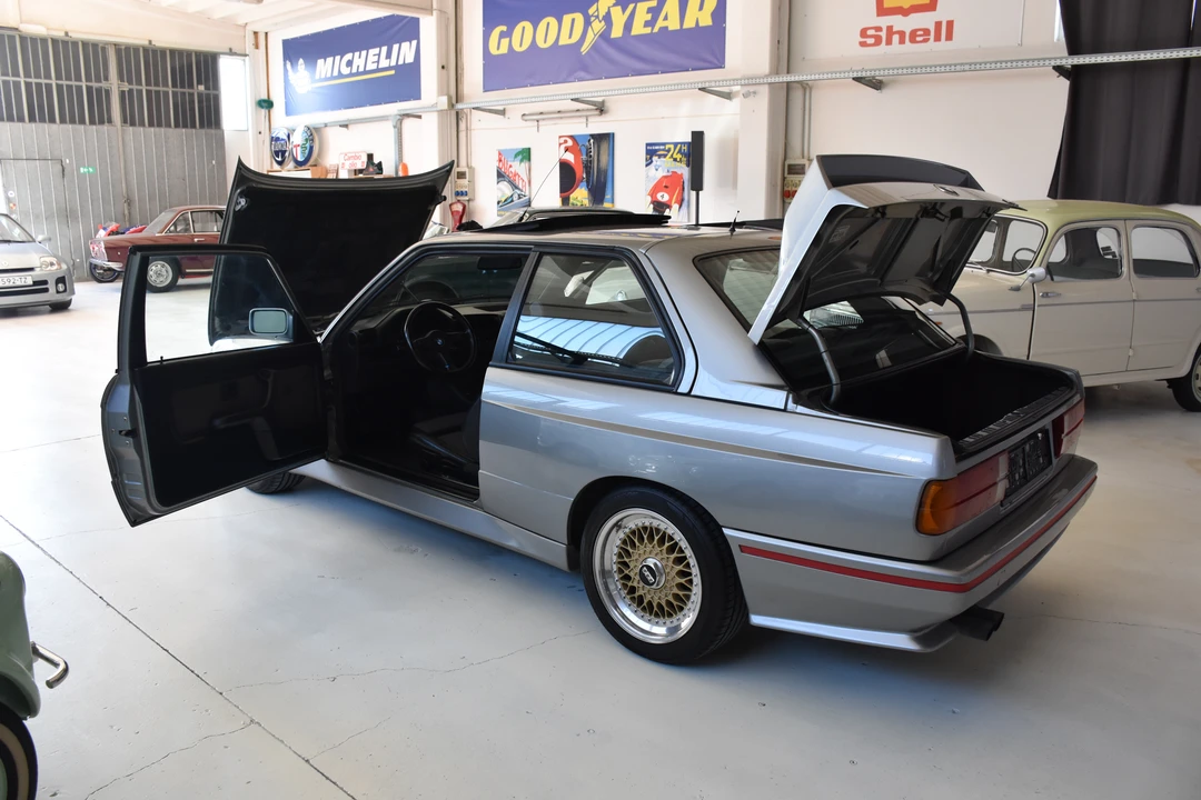 1988 BMW E30 M3 - Image 12 of 31