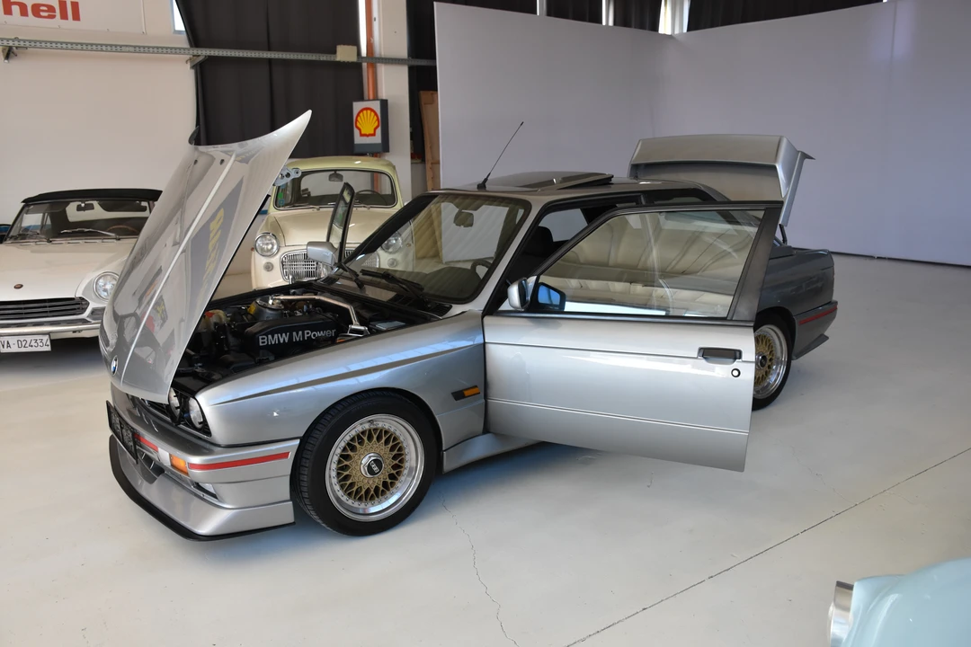 1988 BMW E30 M3 - Image 11 of 31