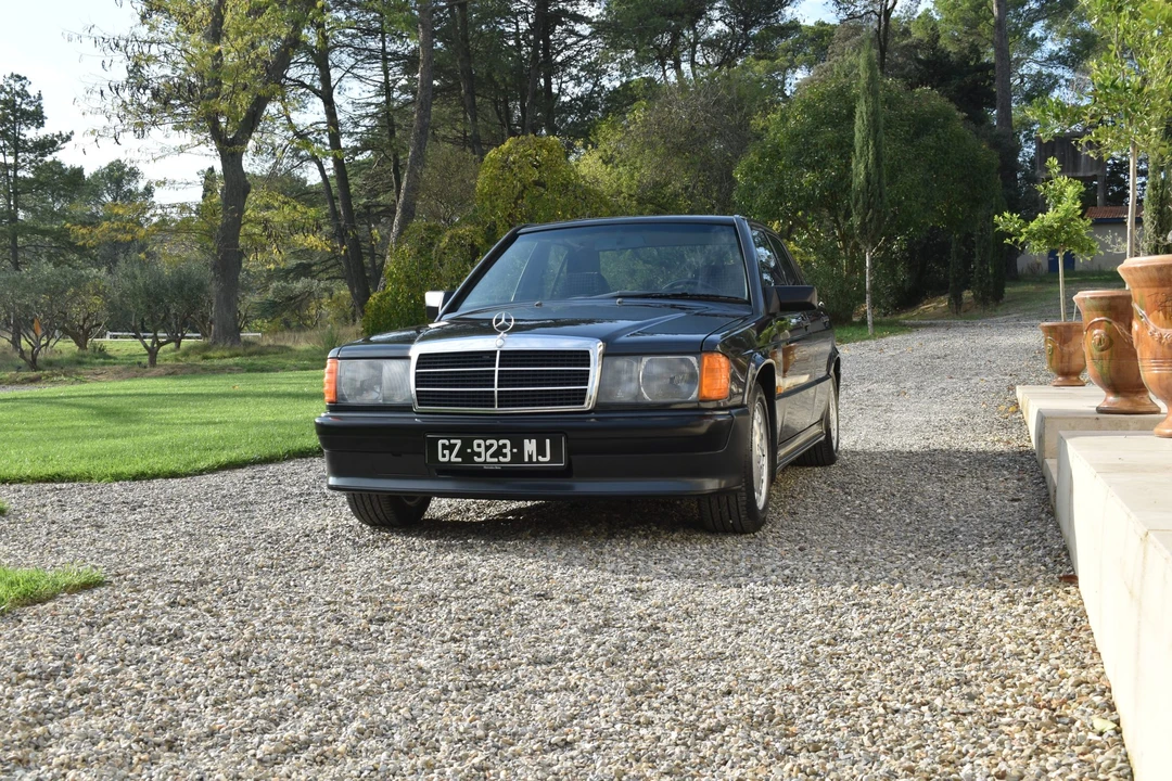 1988 Mercedes-Benz 190E 2.3-16 & 2.5-16 - Image 3 of 31