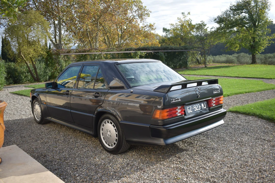 1988 Mercedes-Benz 190E 2.3-16 & 2.5-16 - Image 9 of 31