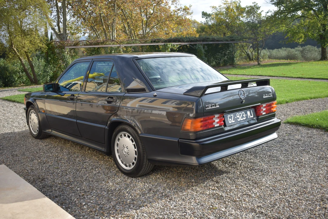 1988 Mercedes-Benz 190E 2.3-16 & 2.5-16 - Image 10 of 31