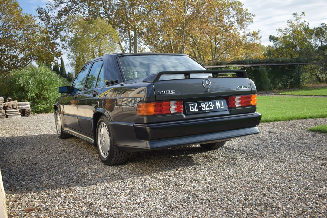 1988 Mercedes-Benz 190E 2.3-16 & 2.5-16 - Image 14 of 31