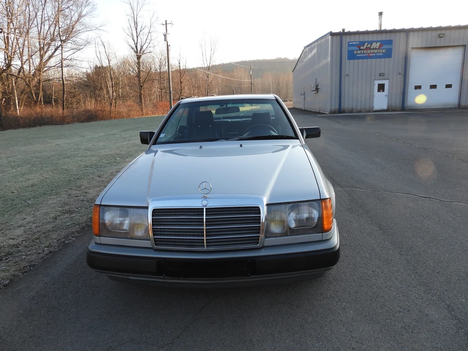 1989 Mercedes-Benz W124 E-Class - Image 26 of 31