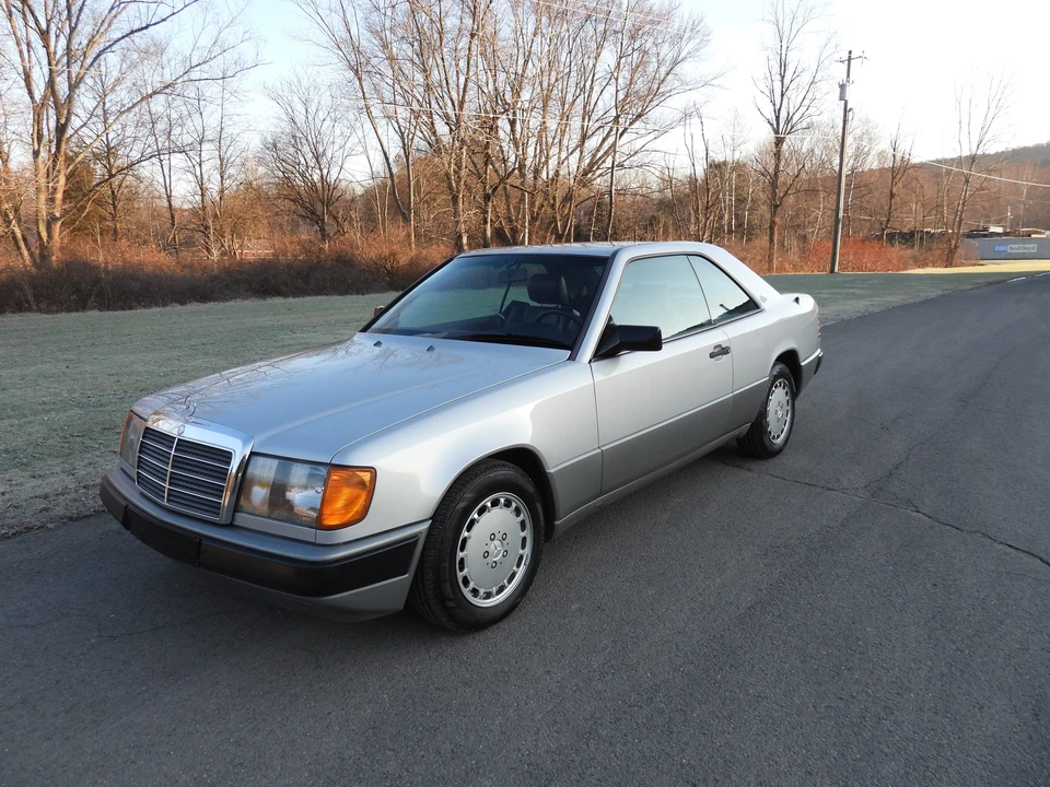 1989 Mercedes-Benz W124 E-Class - Image 2 of 31
