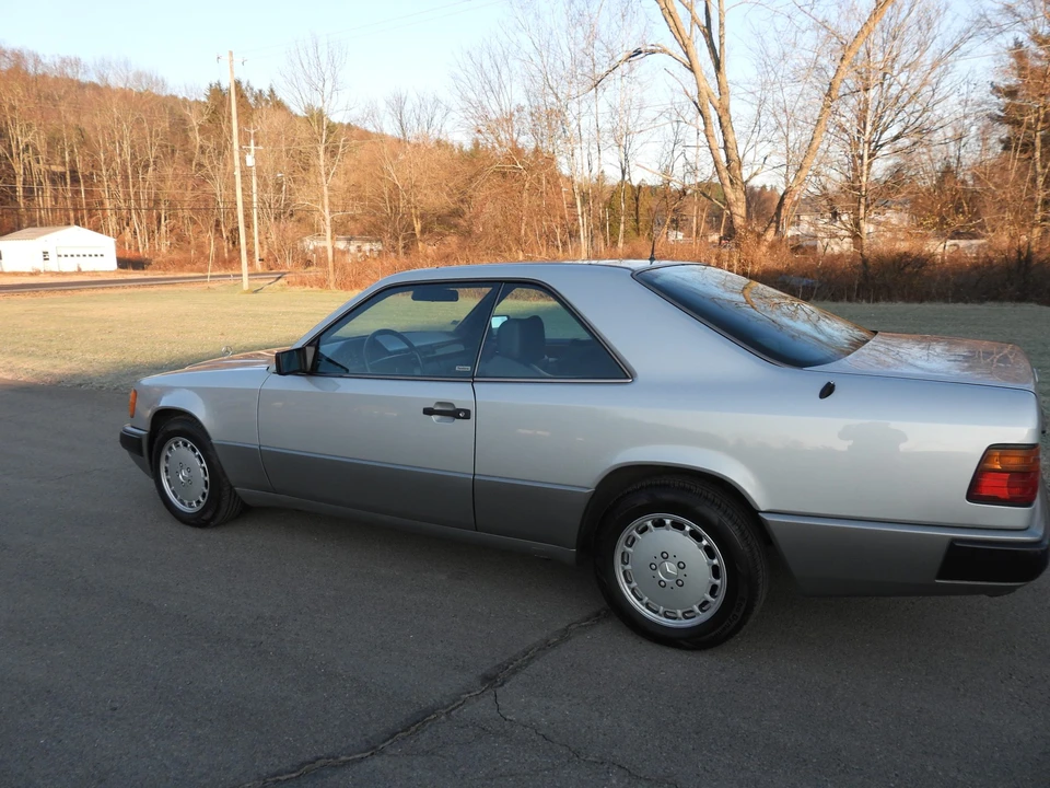 1989 Mercedes-Benz W124 E-Class - Image 7 of 31