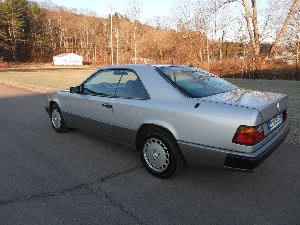 1989 Mercedes-Benz W124 E-Class - Image 9 of 31