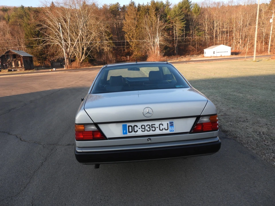 1989 Mercedes-Benz W124 E-Class - Image 15 of 31