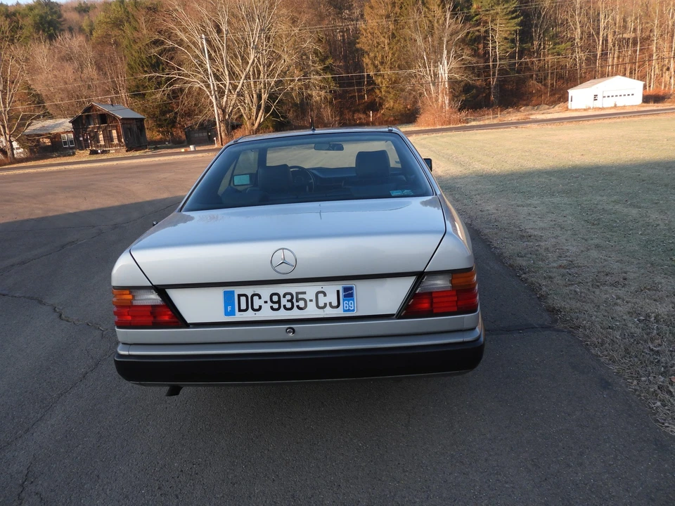 1989 Mercedes-Benz W124 E-Class - Image 14 of 31