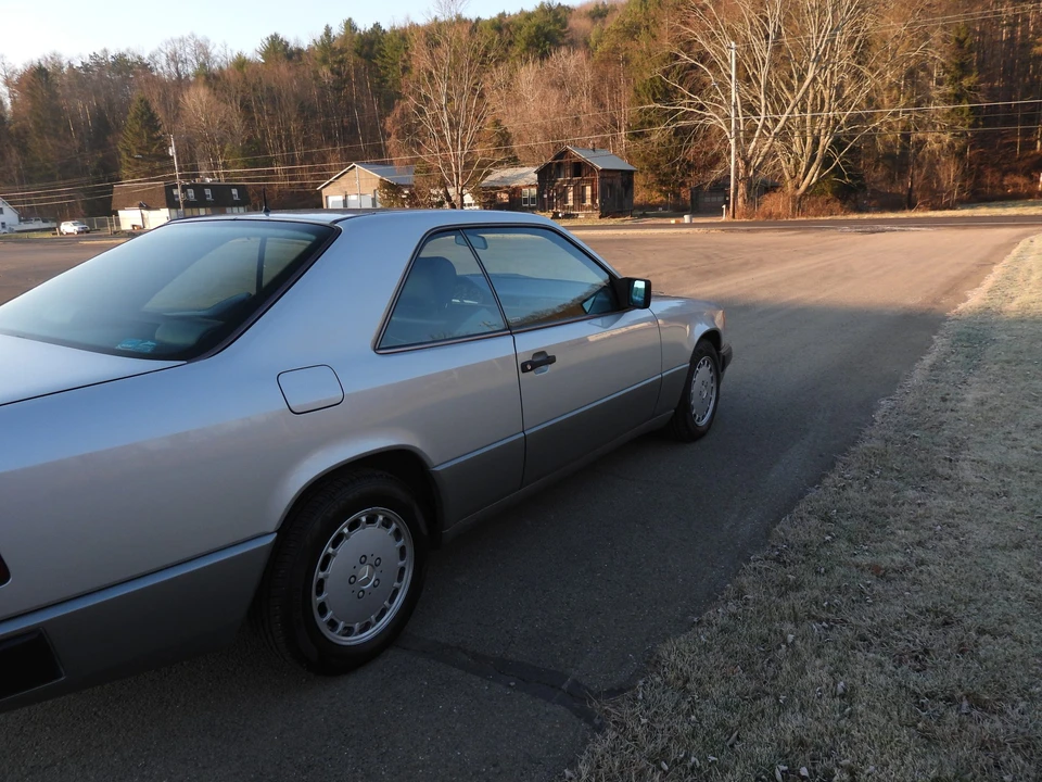1989 Mercedes-Benz W124 E-Class - Image 19 of 31