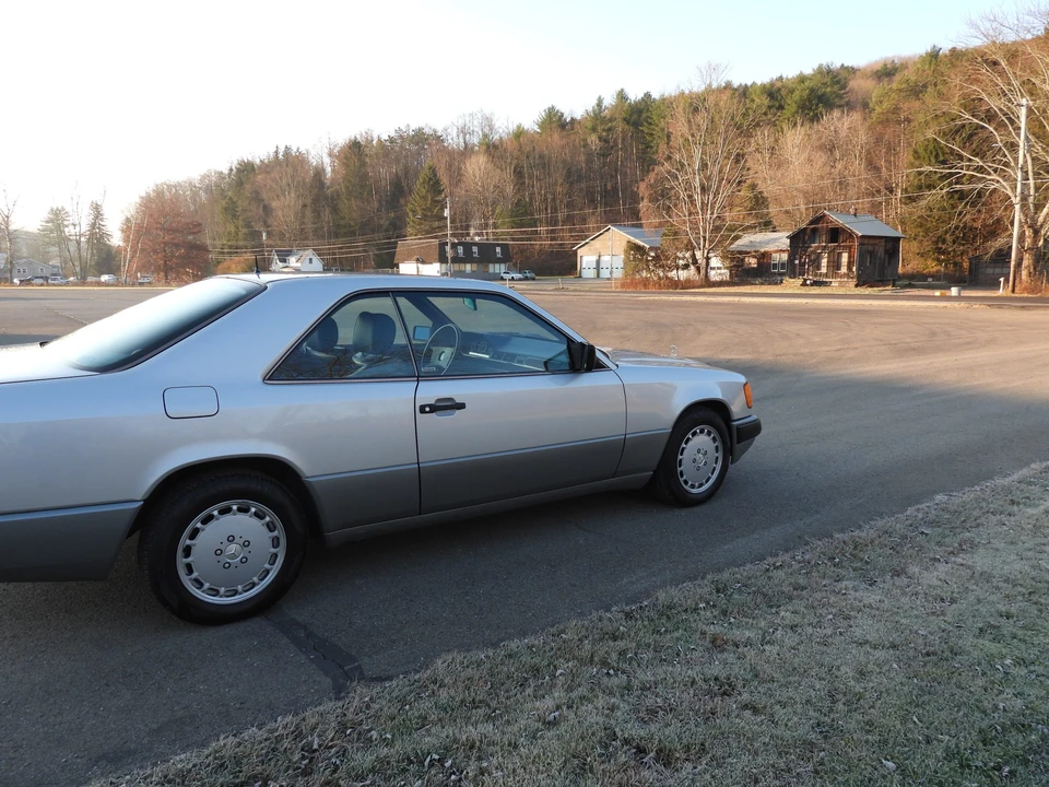 1989 Mercedes-Benz W124 E-Class - Image 18 of 31