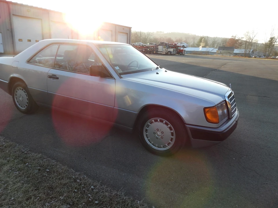 1989 Mercedes-Benz W124 E-Class - Image 25 of 31