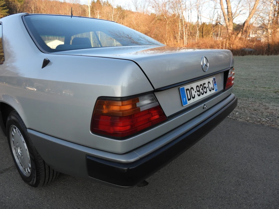 1989 Mercedes-Benz W124 E-Class - Image 12 of 31