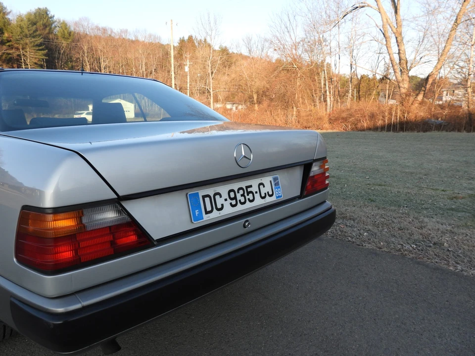 1989 Mercedes-Benz W124 E-Class - Image 13 of 31