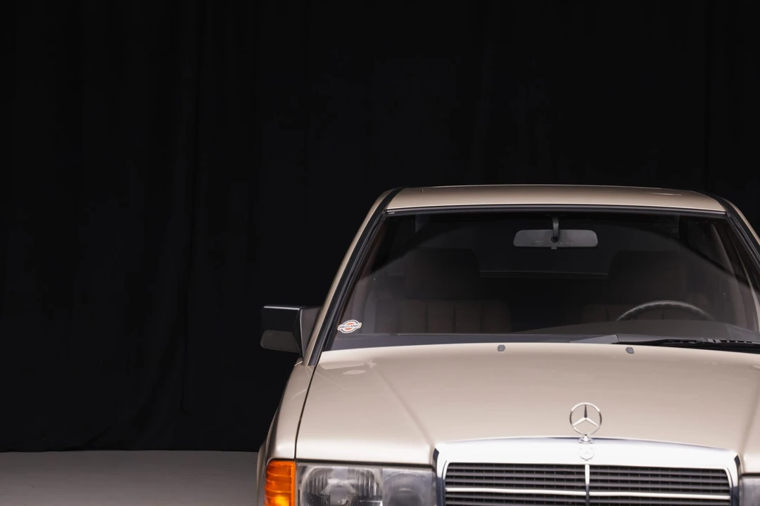 1990 Mercedes-Benz 190E - Image 16 of 31