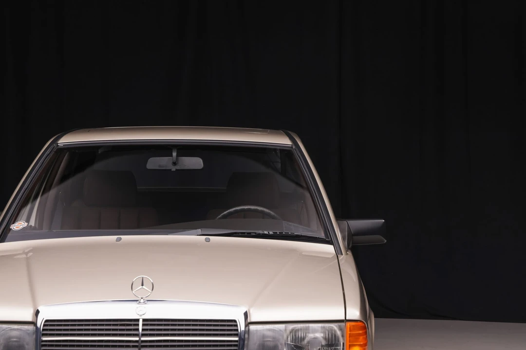 1990 Mercedes-Benz 190E - Image 18 of 31