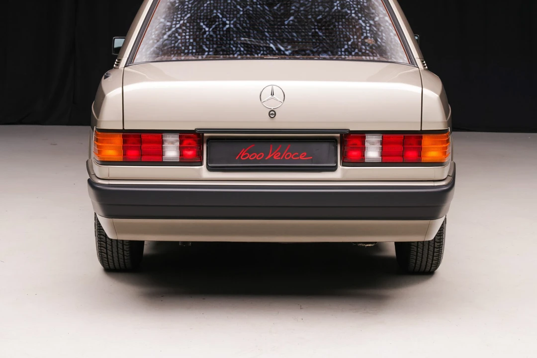 1990 Mercedes-Benz 190E - Image 29 of 31