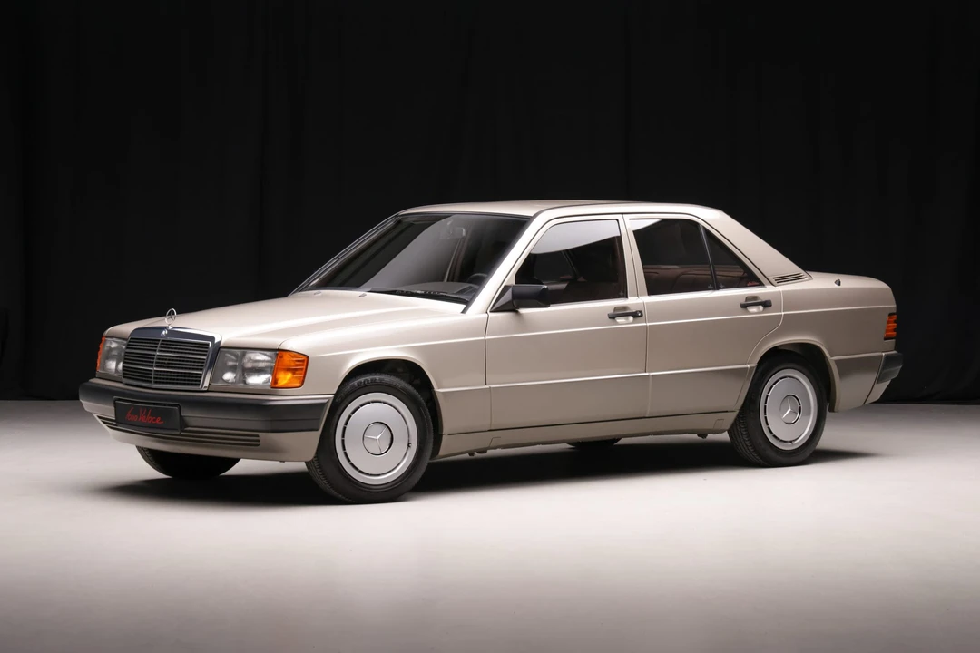 1990 Mercedes-Benz 190E - Image 2 of 31