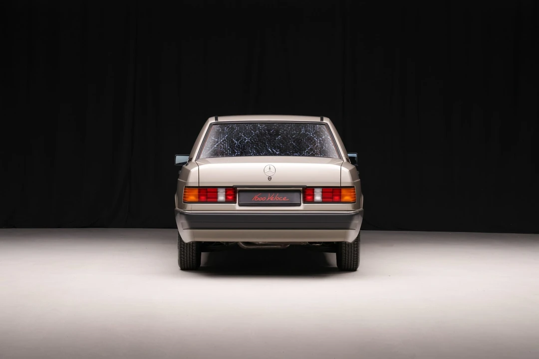 1990 Mercedes-Benz 190E - Image 7 of 31