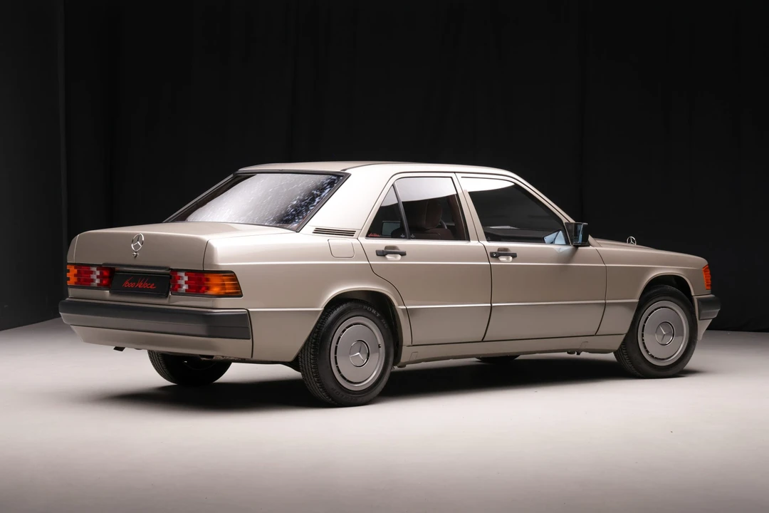 1990 Mercedes-Benz 190E - Image 9 of 31