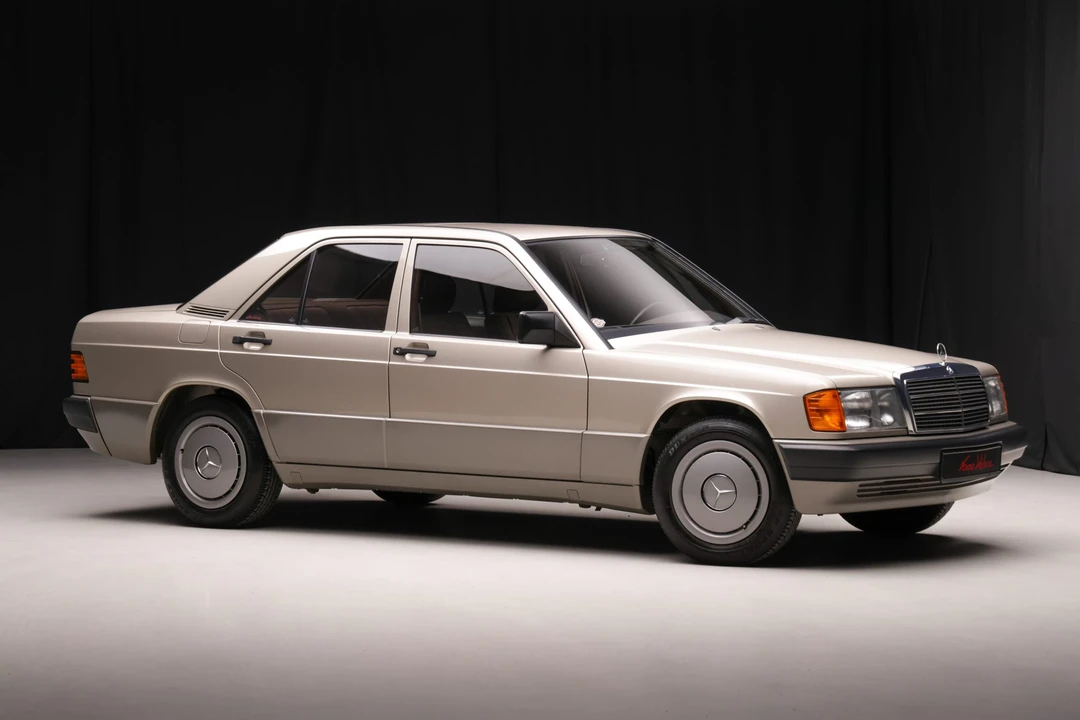 1990 Mercedes-Benz 190E - Image 11 of 31