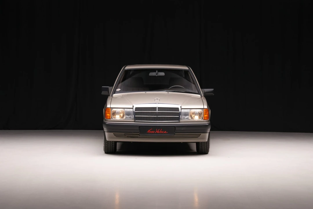 1990 Mercedes-Benz 190E - Image 14 of 31