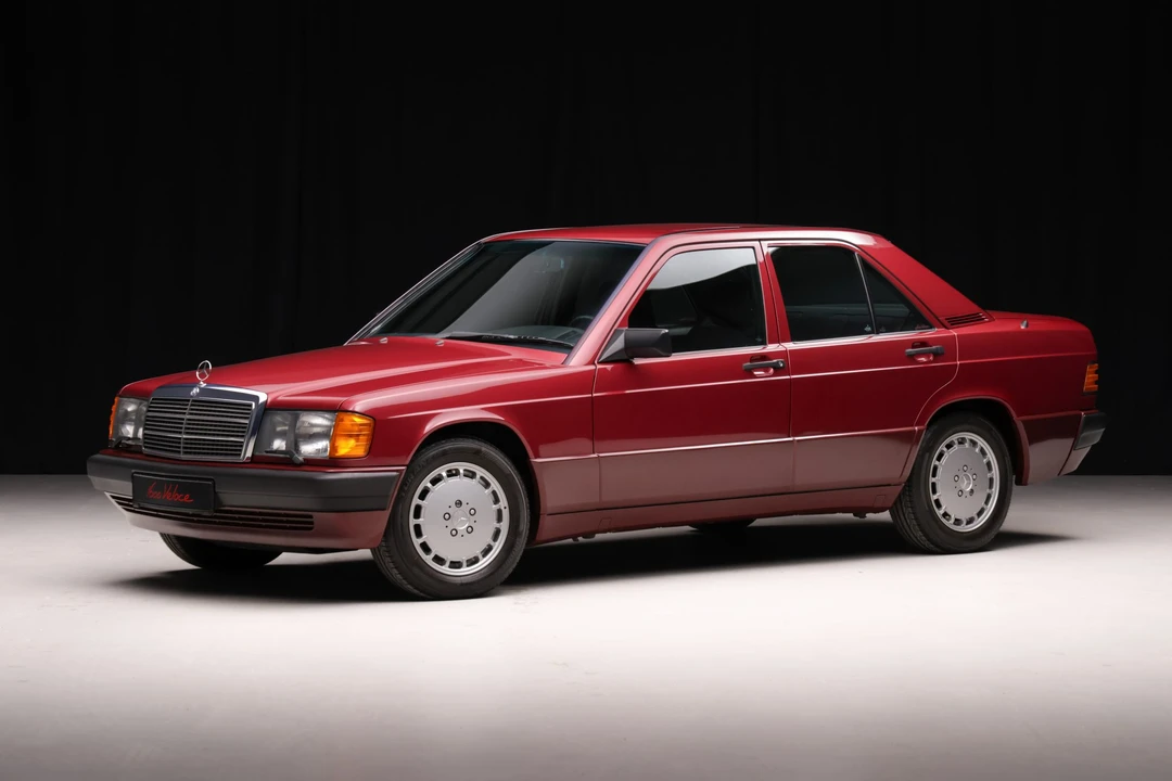 1990 Mercedes-Benz 190E - Image 2 of 31