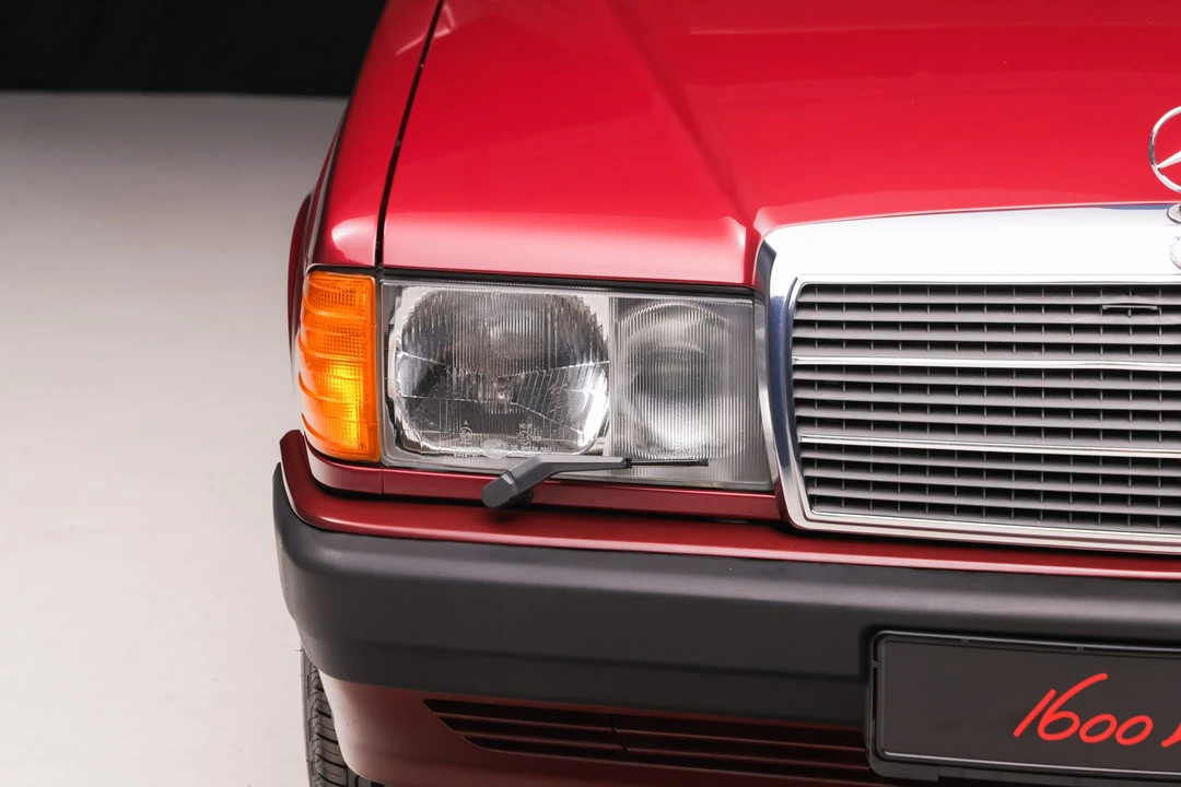 1990 Mercedes-Benz 190E - Image 25 of 31