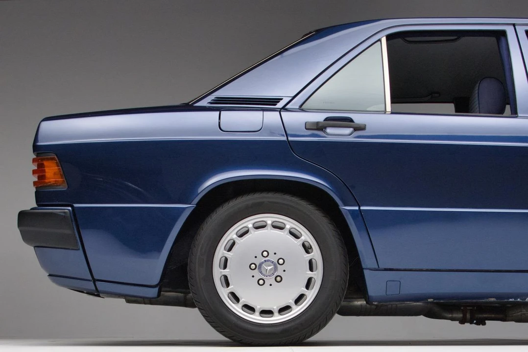 1990 Mercedes-Benz 190E - Image 25 of 31