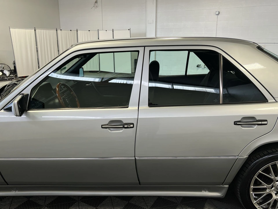 1990 Mercedes-Benz W124 E-Class - Image 21 of 31