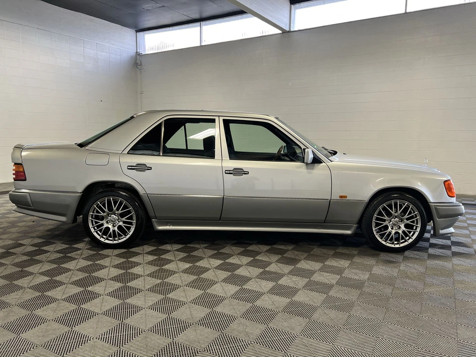 1990 Mercedes-Benz W124 E-Class - Image 11 of 31