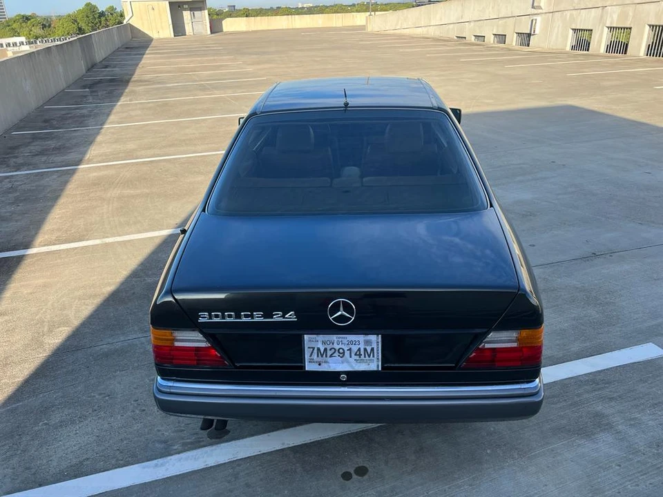 1990 Mercedes-Benz W124 E-Class - Image 18 of 31