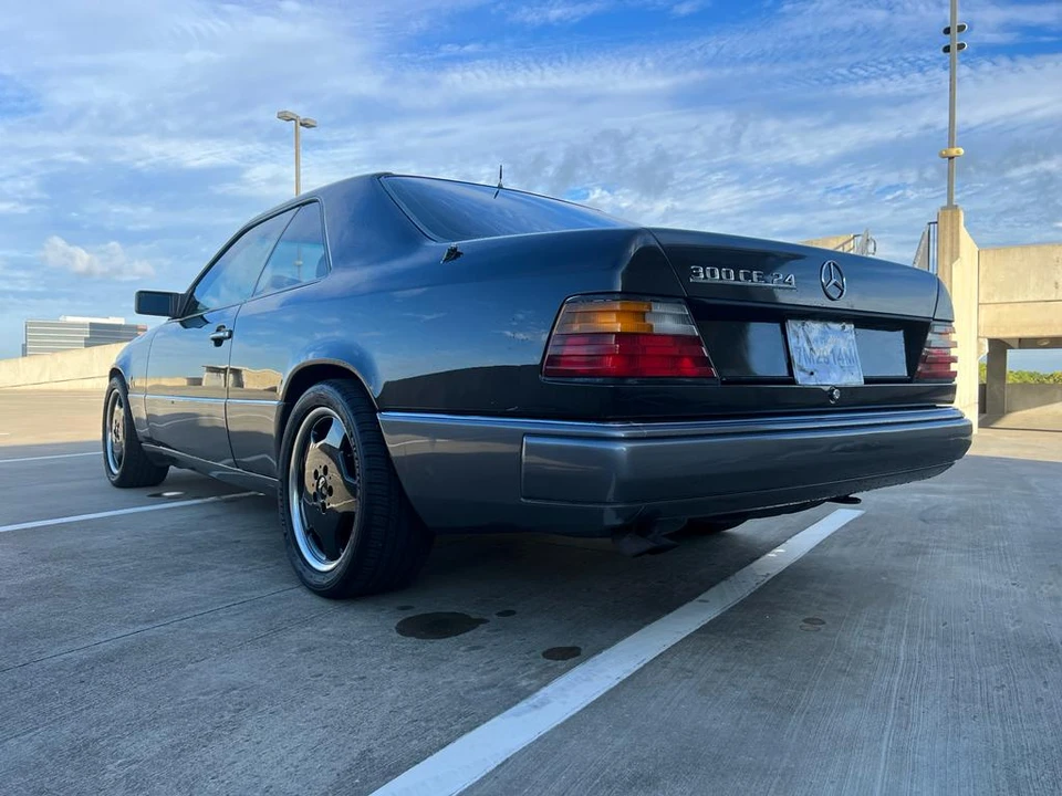 1990 Mercedes-Benz W124 E-Class - Image 23 of 31