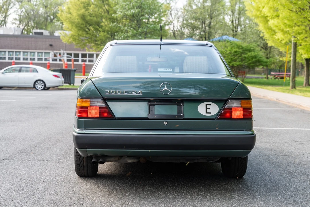 1990 Mercedes-Benz W124 E-Class - Image 8 of 31