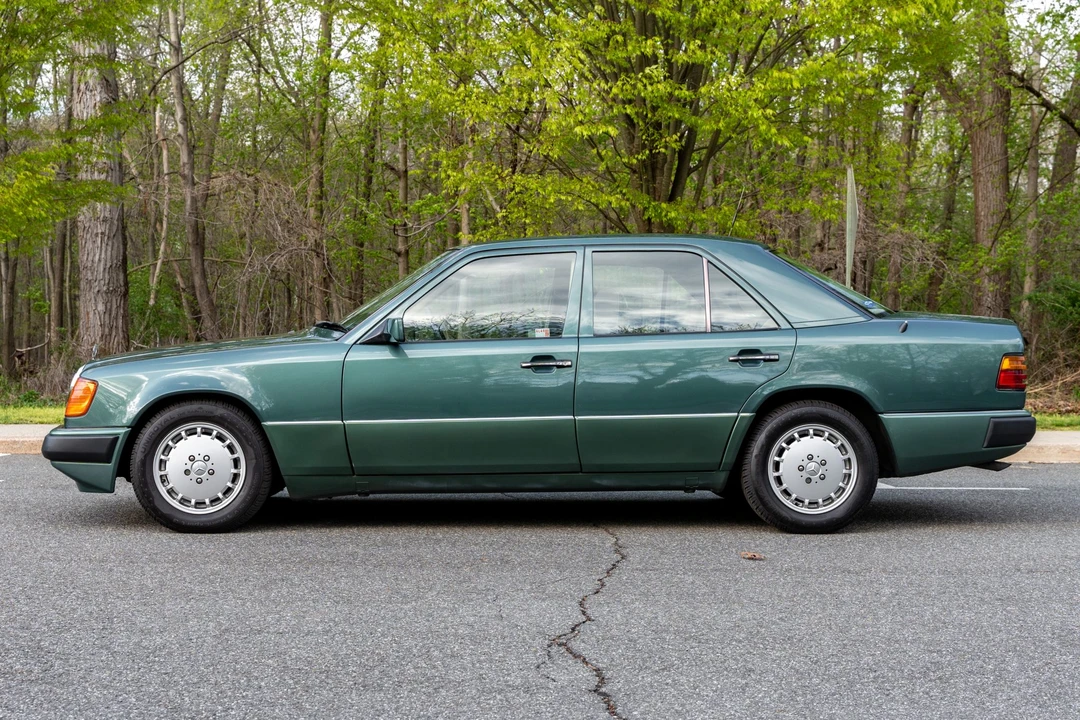 1990 Mercedes-Benz W124 E-Class - Image 11 of 31