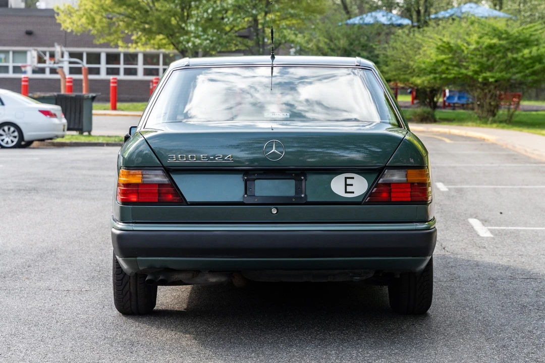 1990 Mercedes-Benz W124 E-Class - Image 9 of 31
