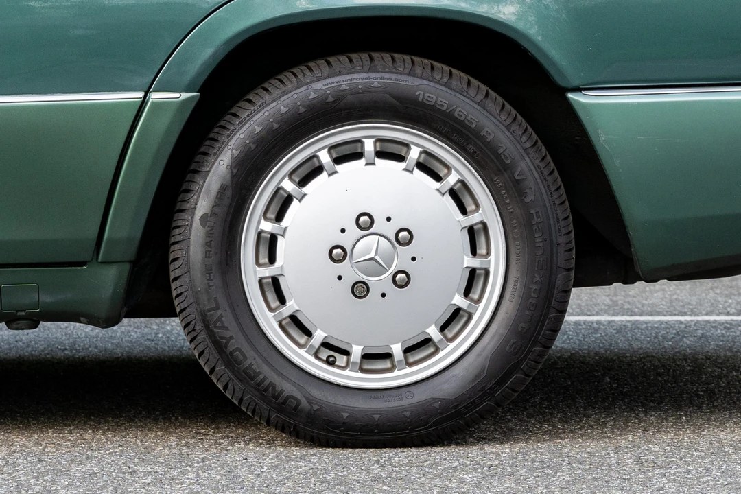 1990 Mercedes-Benz W124 E-Class - Image 28 of 31