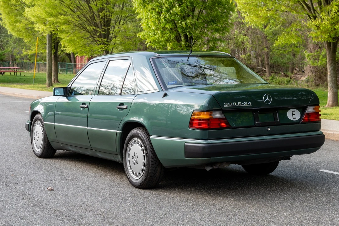 1990 Mercedes-Benz W124 E-Class - Image 10 of 31