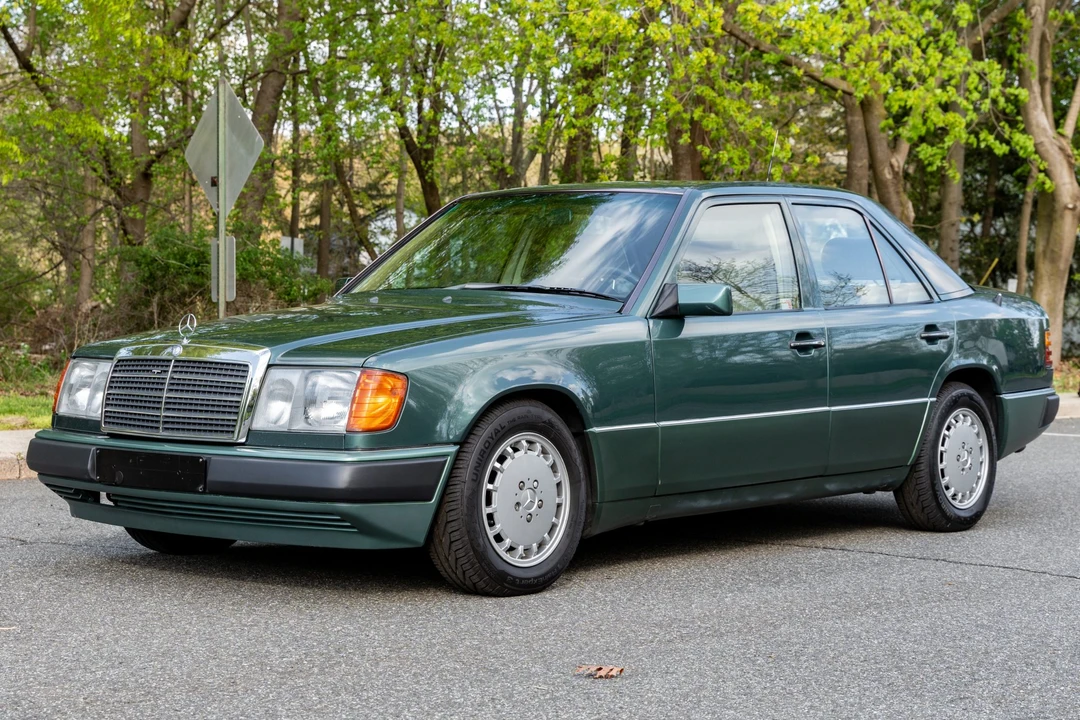 1990 Mercedes-Benz W124 E-Class - Image 2 of 31