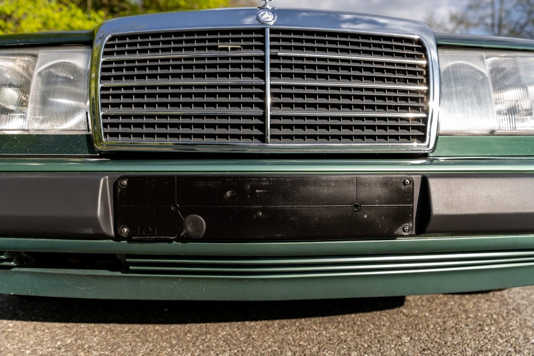 1990 Mercedes-Benz W124 E-Class - Image 13 of 31