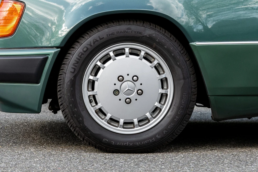 1990 Mercedes-Benz W124 E-Class - Image 27 of 31