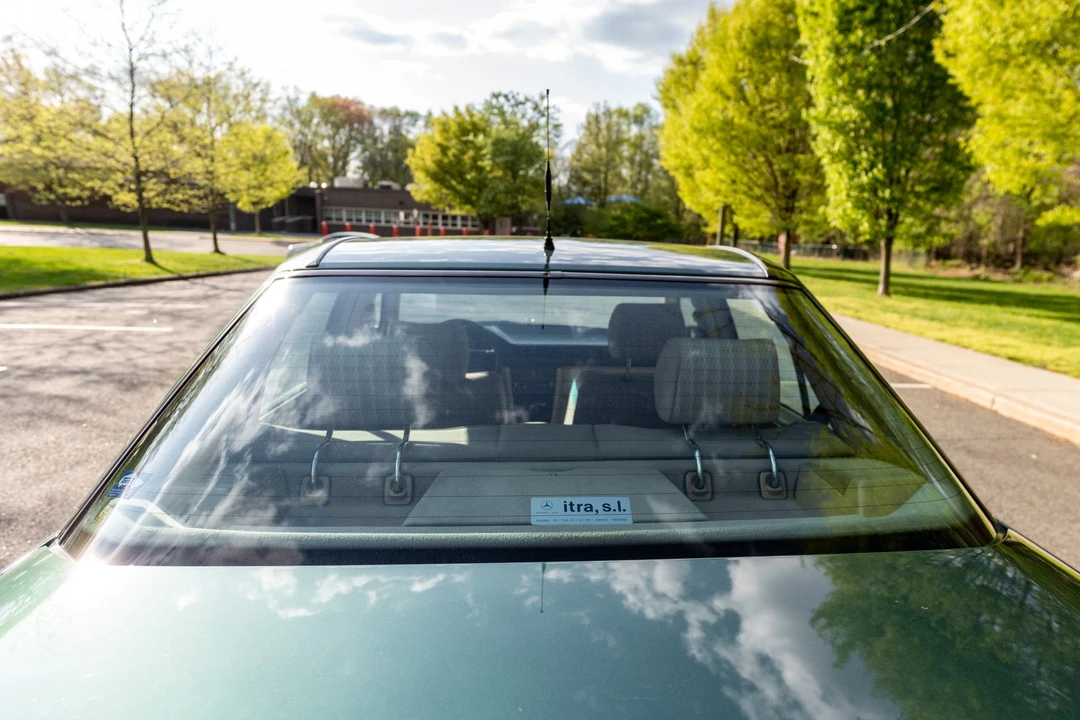 1990 Mercedes-Benz W124 E-Class - Image 24 of 31