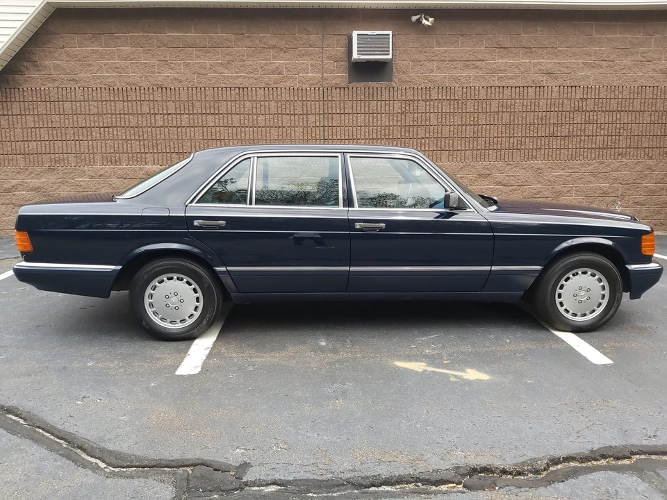 1990 Mercedes-Benz W126 S-Class Sedan - Image 6 of 31