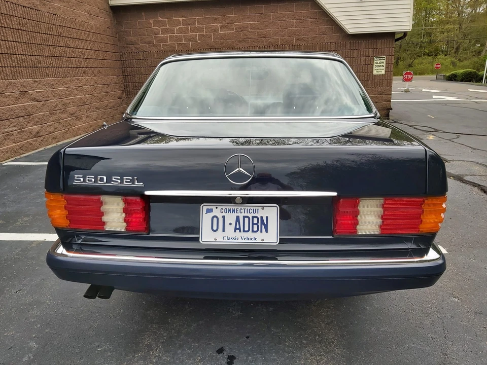 1990 Mercedes-Benz W126 S-Class Sedan - Image 10 of 31