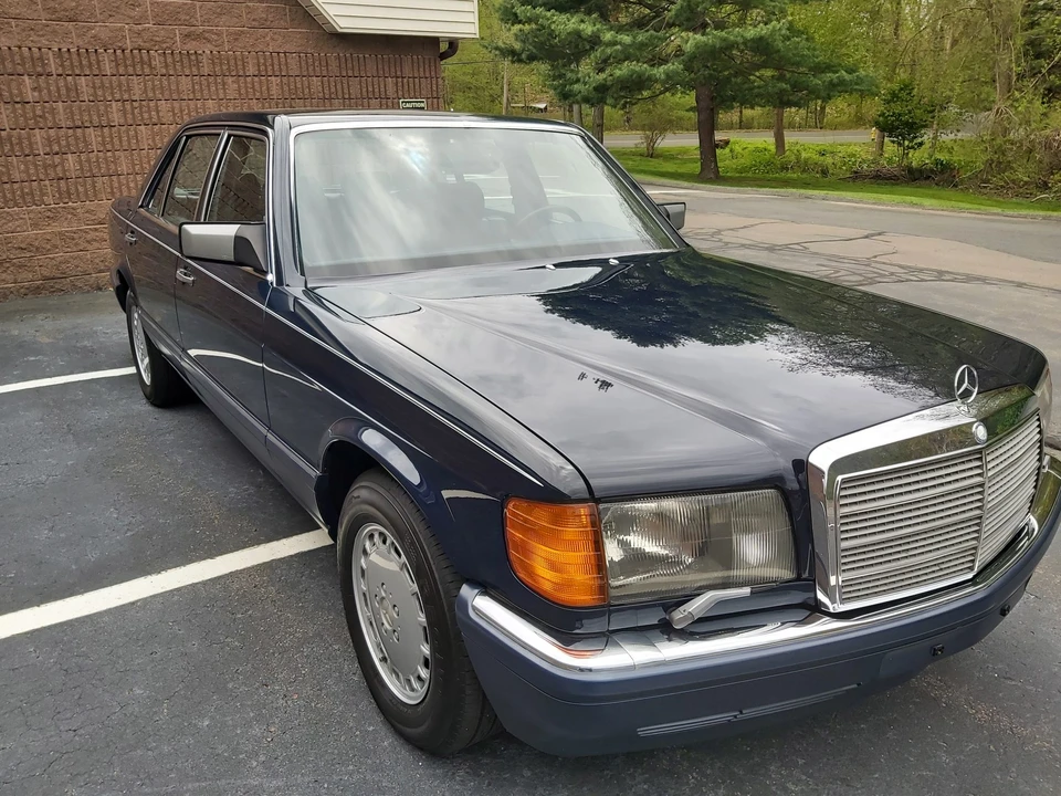 1990 Mercedes-Benz W126 S-Class Sedan - Image 4 of 31